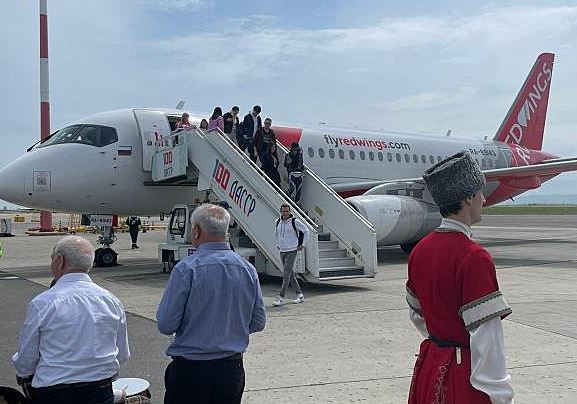 Первый туристический авиачартер прилетел в Дагестан
