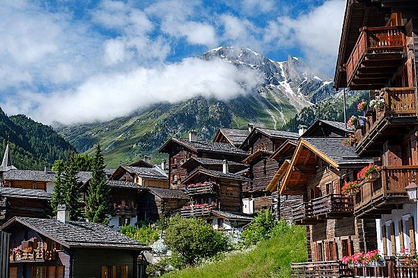 Швейцария снимает все ограничения на въезд туристов